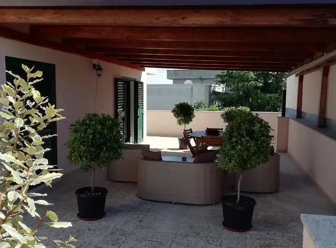 Semesterbostad Marlen's House *